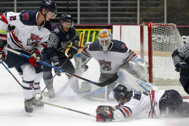Macon_Mayhem_181027_DN_IMG_1691_Portfolio