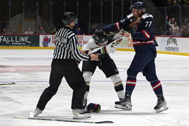 Macon_Mayhem_221230_DN_IMG_2309_Portfolio