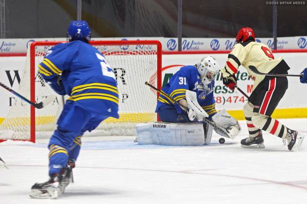 College Hockey_241026_IMG_0826_MHP