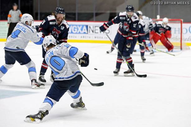 Macon Mayhem 221127_DN_IMG_4302_MHP