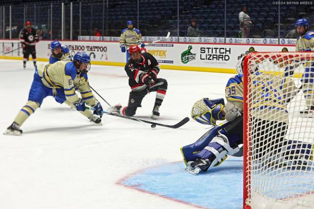 College Hockey_241025_IMG_5533_MHP