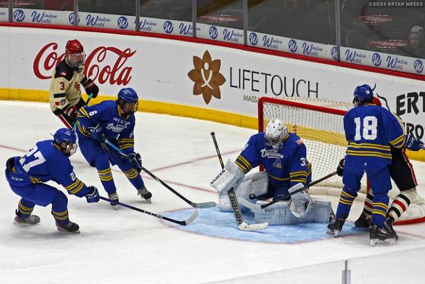 College Hockey_241026_IMG_0989_MHP