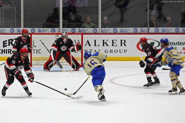 College Hockey_241025_IMG_5747_MHP